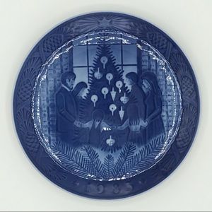 🎄🎁 Royal Copenhagen Christmas Collector’s Plate - 1983